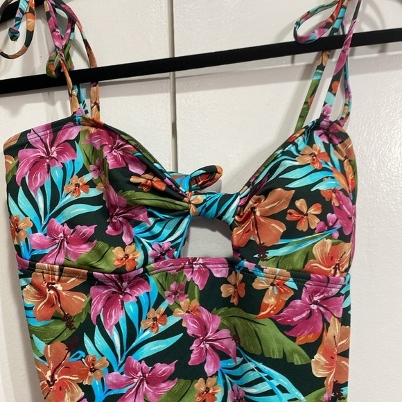 Lucky Brand Floral Tie Shoulder One Piece Size Medium - Picture 5 of 7